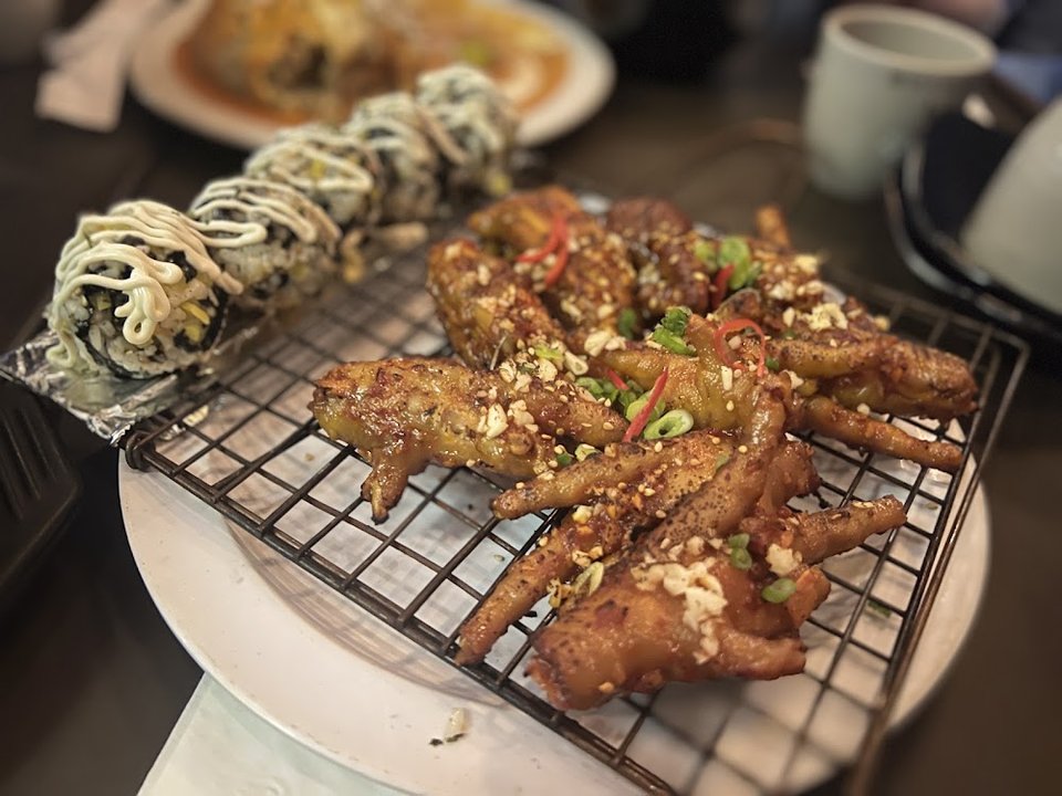 닭발 주먹밥 chicken feet with rice balls